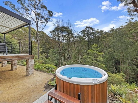 Stunning Peaceful Holiday Haven With Waterfall - Accommodation Redcliffe 0