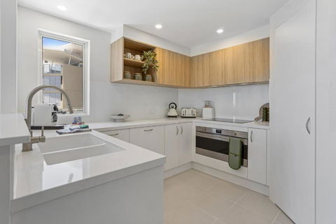 Stylish 3-Bed Apartment In Coastal Redcliffe - Accommodation Redcliffe 3