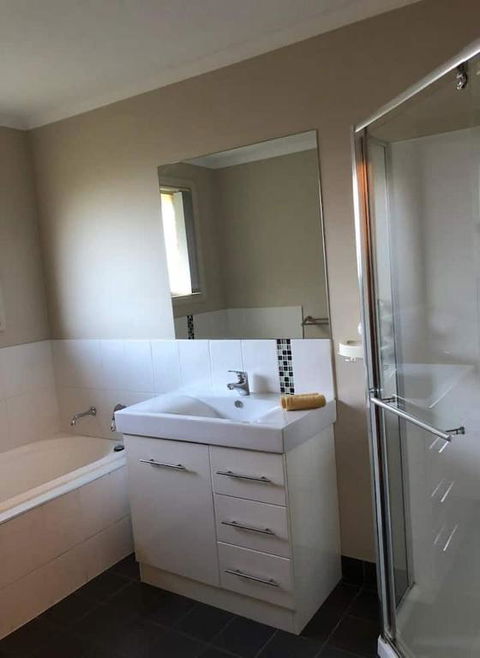 Summer Breeze - Accommodation Redcliffe 2