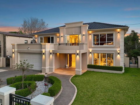 Sydney Strathfield 4 Bed Luxury House With Pool - Accommodation Redcliffe 3