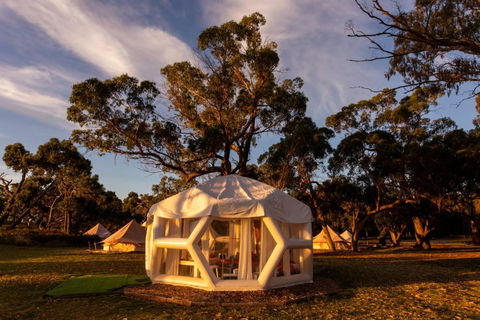 Taj Mahal Upgraded Hex Bubble - Accommodation Redcliffe 0