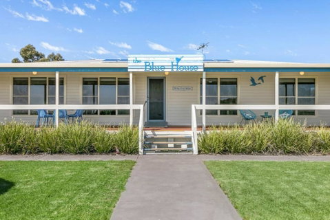 The Blue House On Lake Albert - Accommodation Redcliffe 0