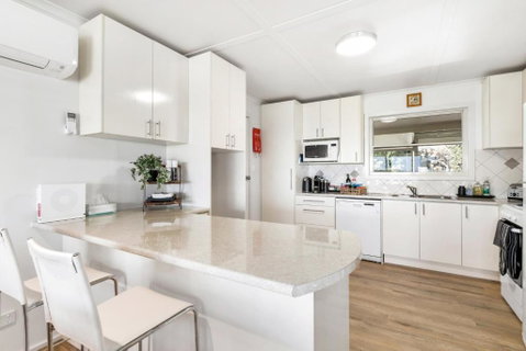 The Blue House On Lake Albert - Accommodation Redcliffe 2
