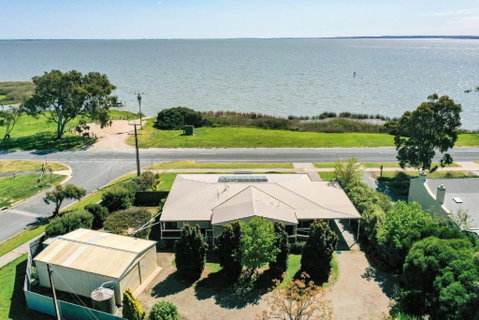 The Blue House On Lake Albert - Accommodation Redcliffe 1