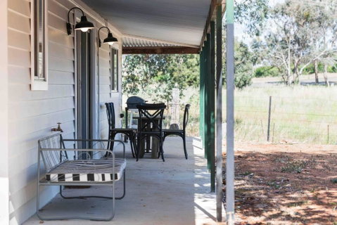 The Bungalow Cottage - Accommodation Redcliffe 2