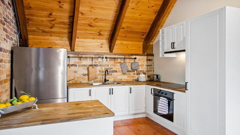 The Coach House At Berrilee - Accommodation Redcliffe 1