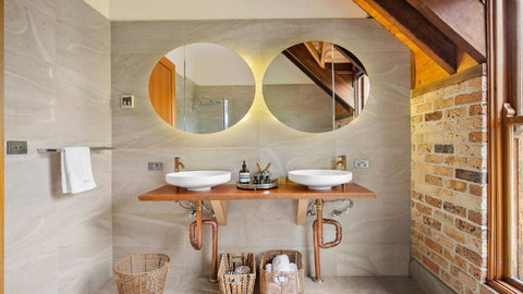 The Coach House At Berrilee - Accommodation Redcliffe 3