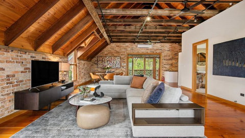 The Coach House At Berrilee - Accommodation Redcliffe 2