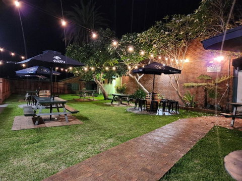 The Exchange Hotel - Accommodation Redcliffe 1