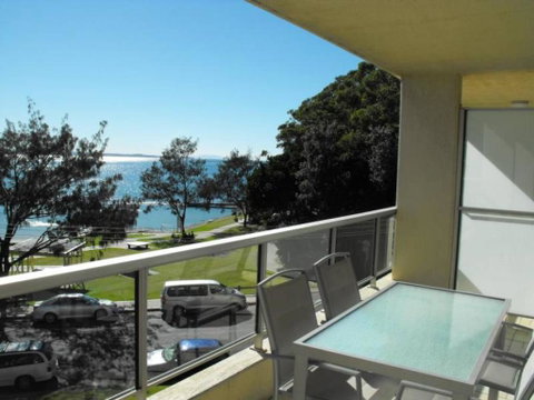 Beachpoint, Unit 202, 28 North Street - Accommodation Redcliffe 3