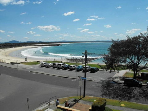 Beachpoint, Unit 202, 28 North Street - Accommodation Redcliffe 1