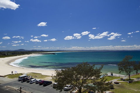 Beachpoint, Unit 401, 28 North Street - Accommodation Redcliffe 0
