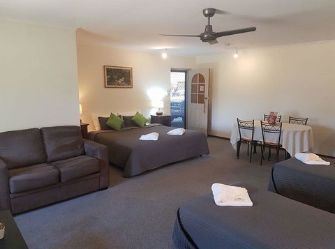 Beachport Motor Inn - Accommodation Redcliffe 0