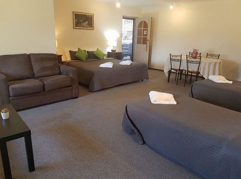 Beachport Motor Inn - Accommodation Redcliffe 2
