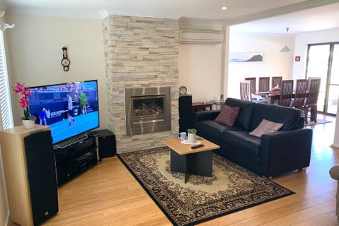 Beachside Escape - Accommodation Redcliffe 0