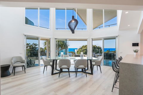 Beachside Luxury, Sunrise Beach - Accommodation Redcliffe 3