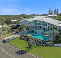 Beachside luxury Sunrise Beach - Accommodation Redcliffe
