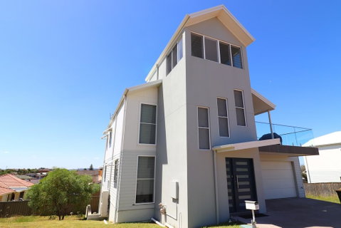 Beachside Oasis - Accommodation Redcliffe 0