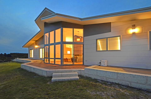 Beaufortia Views - Accommodation Redcliffe 3