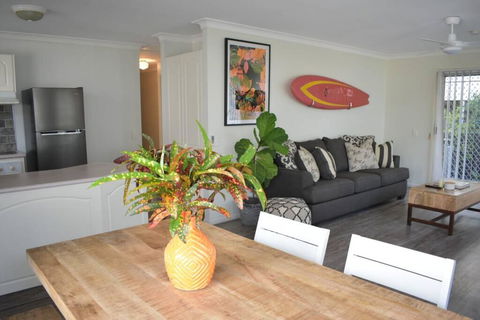 Beautiful Maroochy River Villa - Accommodation Redcliffe 2