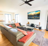 Beautiful Modern Luxury - Accommodation Redcliffe