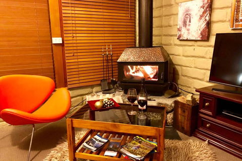 BEAUTIFUL RETREAT - 20 Mins To CBD And Only 10 Mins To MONA! - Accommodation Redcliffe 3