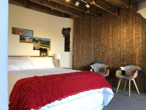 Bed In A Shed Too - Accommodation Redcliffe 0
