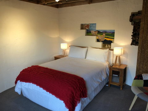 Bed In A Shed Too - Accommodation Redcliffe 2