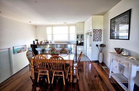 BELLA CASA - Accommodation Redcliffe 2