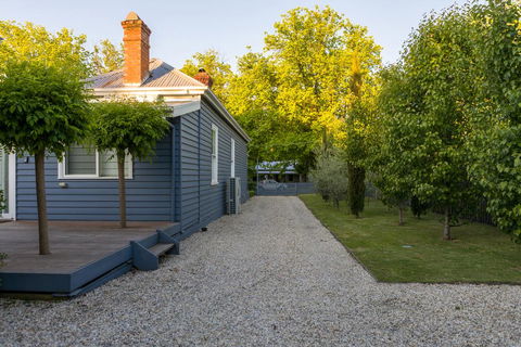 Belmont At Beechworth 2 Bedrooms, 2 Bathrooms, 2 Couples - Accommodation Redcliffe 3
