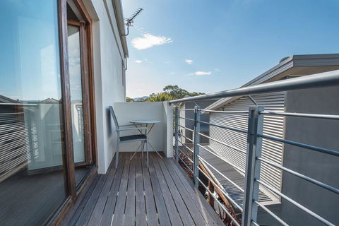Beloka Close - Modern, Spacious, And Pet Friendly Accommodation - Accommodation Redcliffe 3