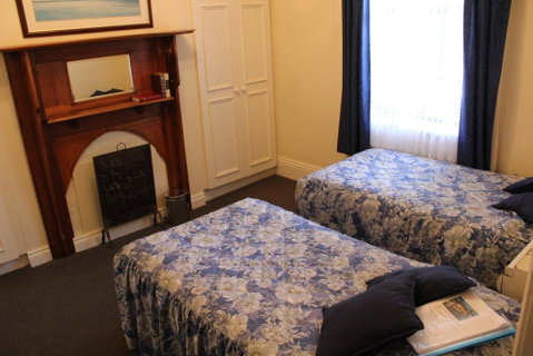Benambra Bed & Breakfast - Accommodation Redcliffe 2
