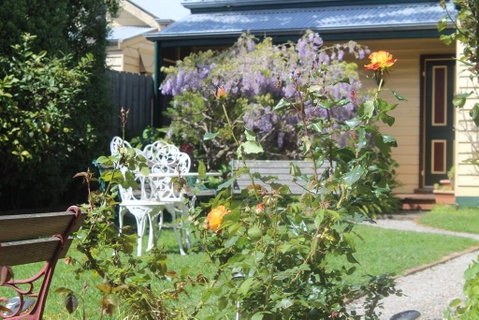 Benambra Bed & Breakfast - Accommodation Redcliffe 0