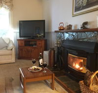 Bessie's Cottage - Accommodation Redcliffe