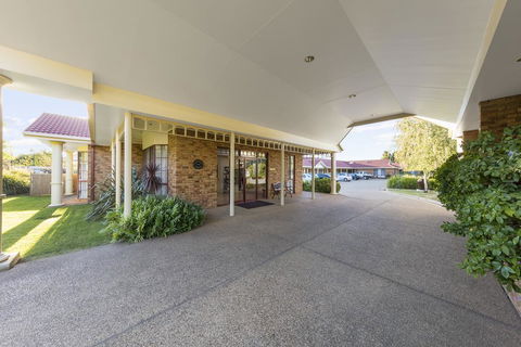 Best Western Ambassador Motor Inn & Apartments - Accommodation Redcliffe 2