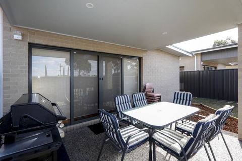 Best Western Aspen And Apartments - Accommodation Redcliffe 2