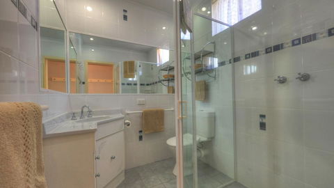 Best Western Motel Farrington - Accommodation Redcliffe 0