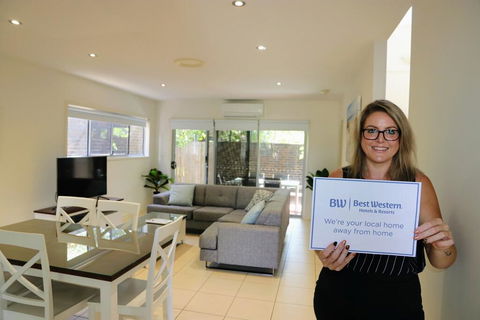Best Western Plus Quarterdecks Retreat - Accommodation Redcliffe 3