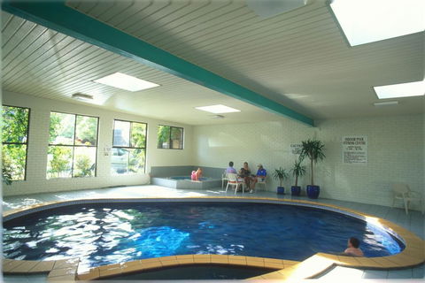 Best Western Plus The Tudor Box Hill - Accommodation Redcliffe 3