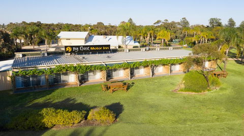 Big River Golf & Country Club - Accommodation Redcliffe 2