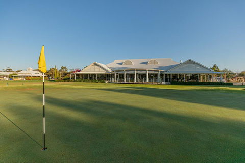 Big River Golf & Country Club - Accommodation Redcliffe 1