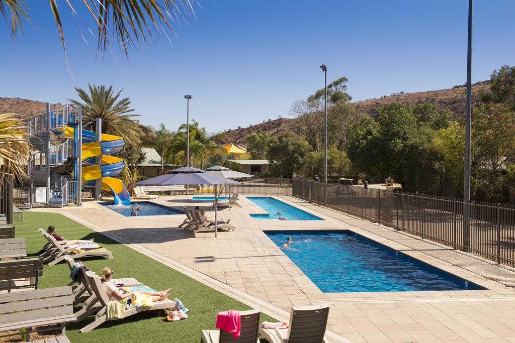 Ross NT Accommodation Redcliffe