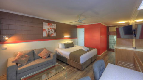 Billabong Lodge Motel - Accommodation Redcliffe 0