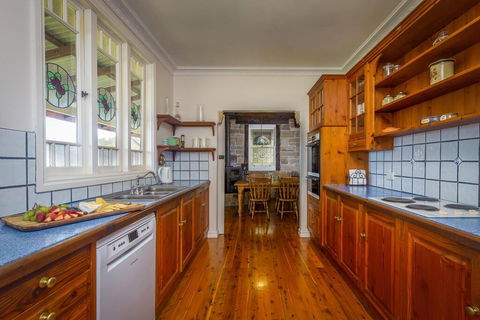 Bimbadeen Mountain Retreat - Accommodation Redcliffe 3