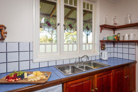 Bimbadeen Mountain Retreat - Accommodation Redcliffe 2