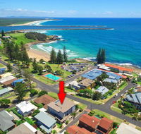 Bimbadeen Unit 3 - across from the beach - lift in complex - Accommodation Redcliffe