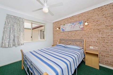 Bimbimbi 1, 11 Willow Street - Accommodation Redcliffe 2