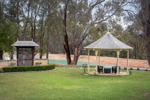 Birdwood Estate - Accommodation Redcliffe 3