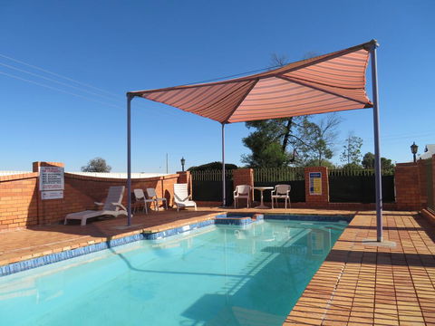 Bishop's Lodge Motor Inn - Accommodation Redcliffe 3