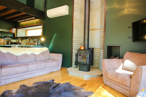 Black Mamba House - Accommodation Redcliffe 2